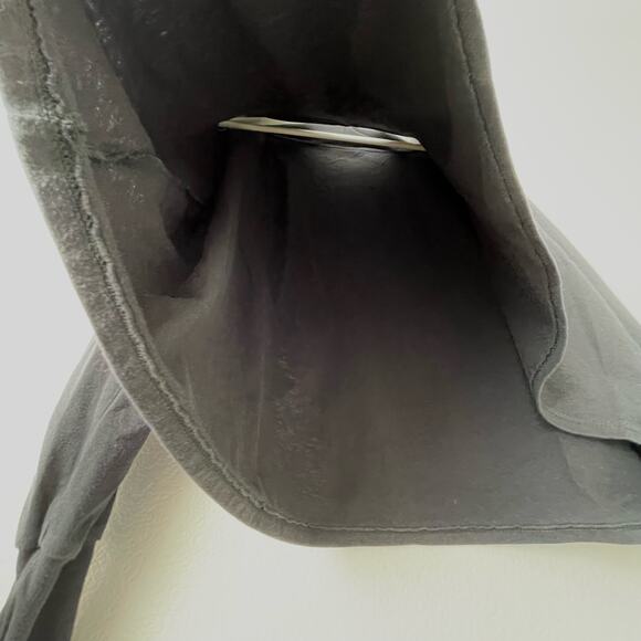 Seaworld Rescue Womens Black Cropped Hoodie Longsleeve Pullover Sweater Size S/M - Picture 5 of 7